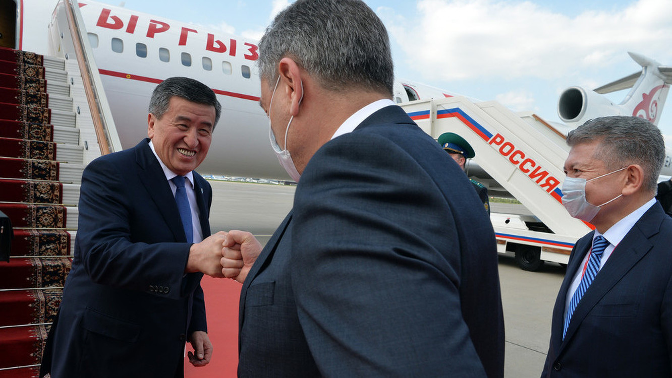 Фото – Президент Жээнбеков прибыл в Москву — Today.kg
