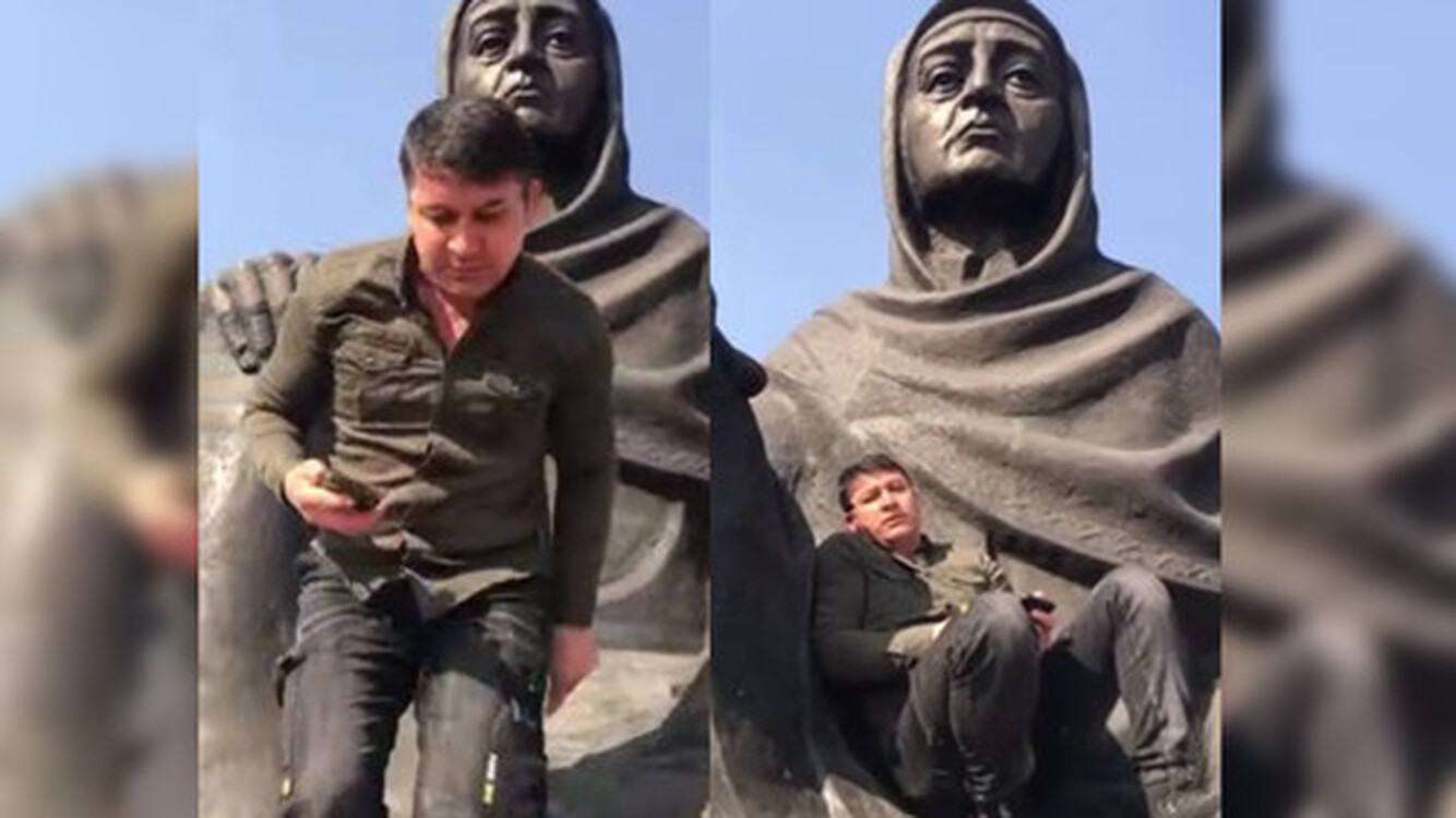 В Узбекистане тиктокера посадили на 15 суток за лежание в объятиях памятника «Скорбящей матери» — Today.kg
