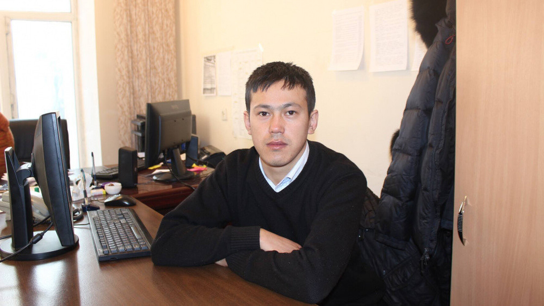 Суд отпустил из-под стражи Сапарбека Акунбекова, одного из 11 задержанных журналистов — Today.kg