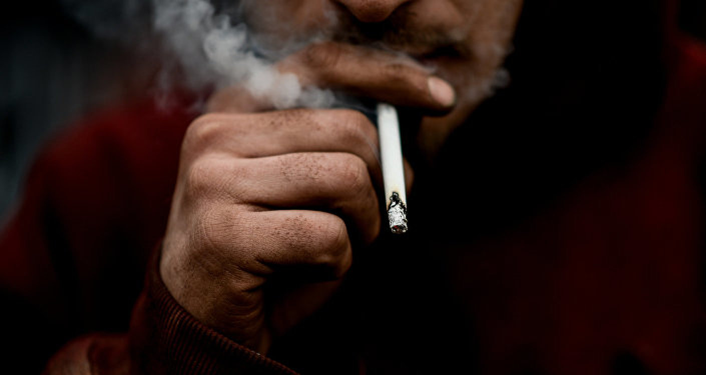 Стало известно, какая часть мужчин в Кыргызстане курит сигареты — Today.kg