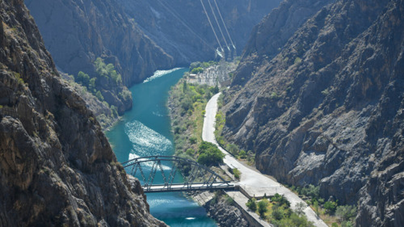 Гидроэнергетический потенциал – фишка Кыргызстана, но мы должны отрегулировать тарифы, - министр Д.Бекмурзаев — Today.kg