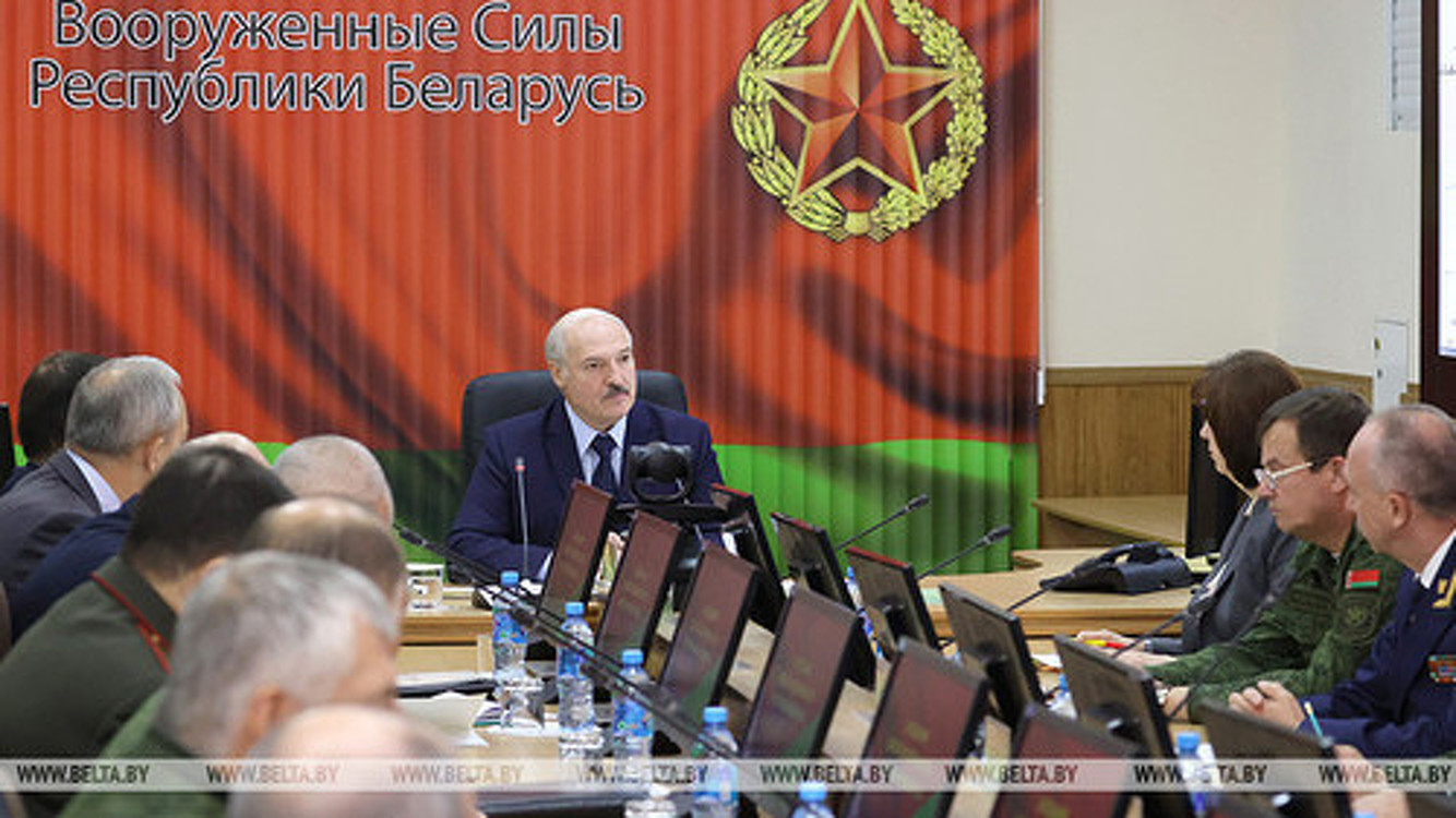 Лукашенко: Страну мы никому не отдадим. Ситуацию мы удержим — Today.kg