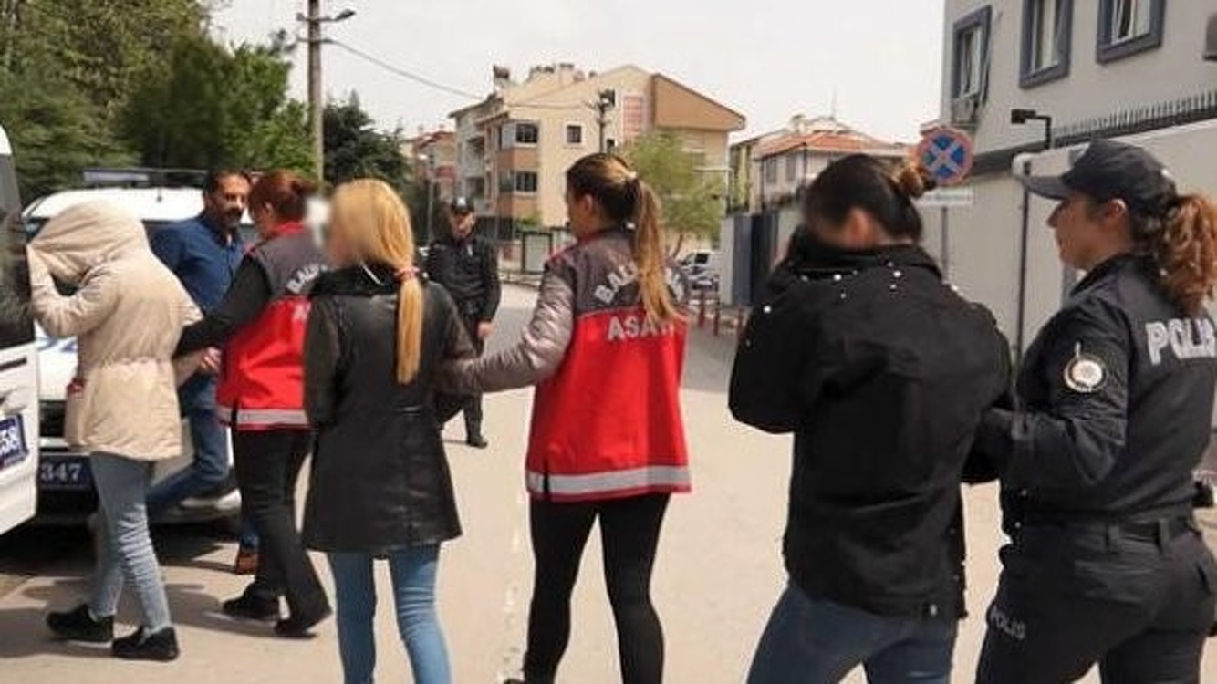 В Турции задержаны проститутки и Кыргызстана - они брали оплату за секс в рассрочку — Today.kg