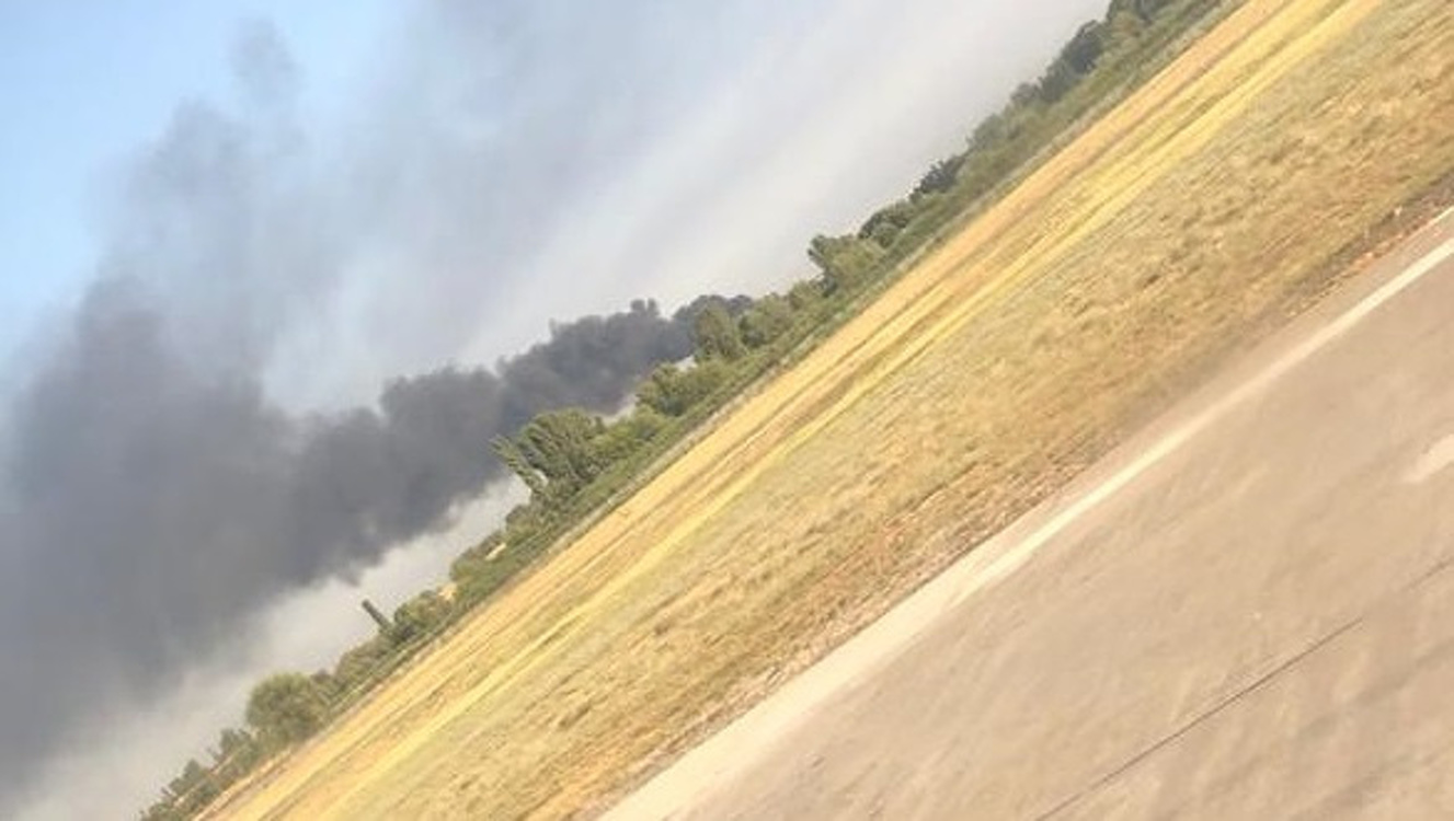 Пожар недалеко от аэропорта Манас — Today.kg