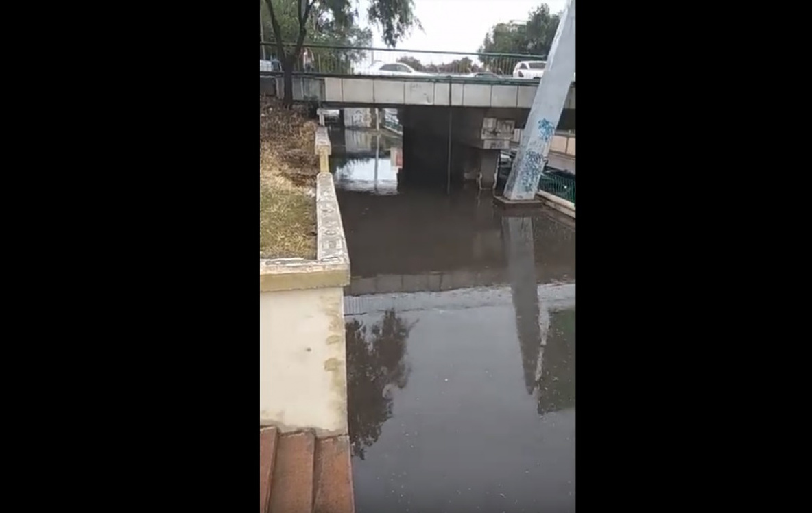 В центре Бишкека потоп под мостом — Today.kg