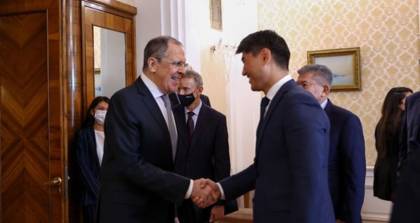 Выдачу кыргызстанцам разрешений на въезд в РФ обсудили главы МИД двух стран — Today.kg
