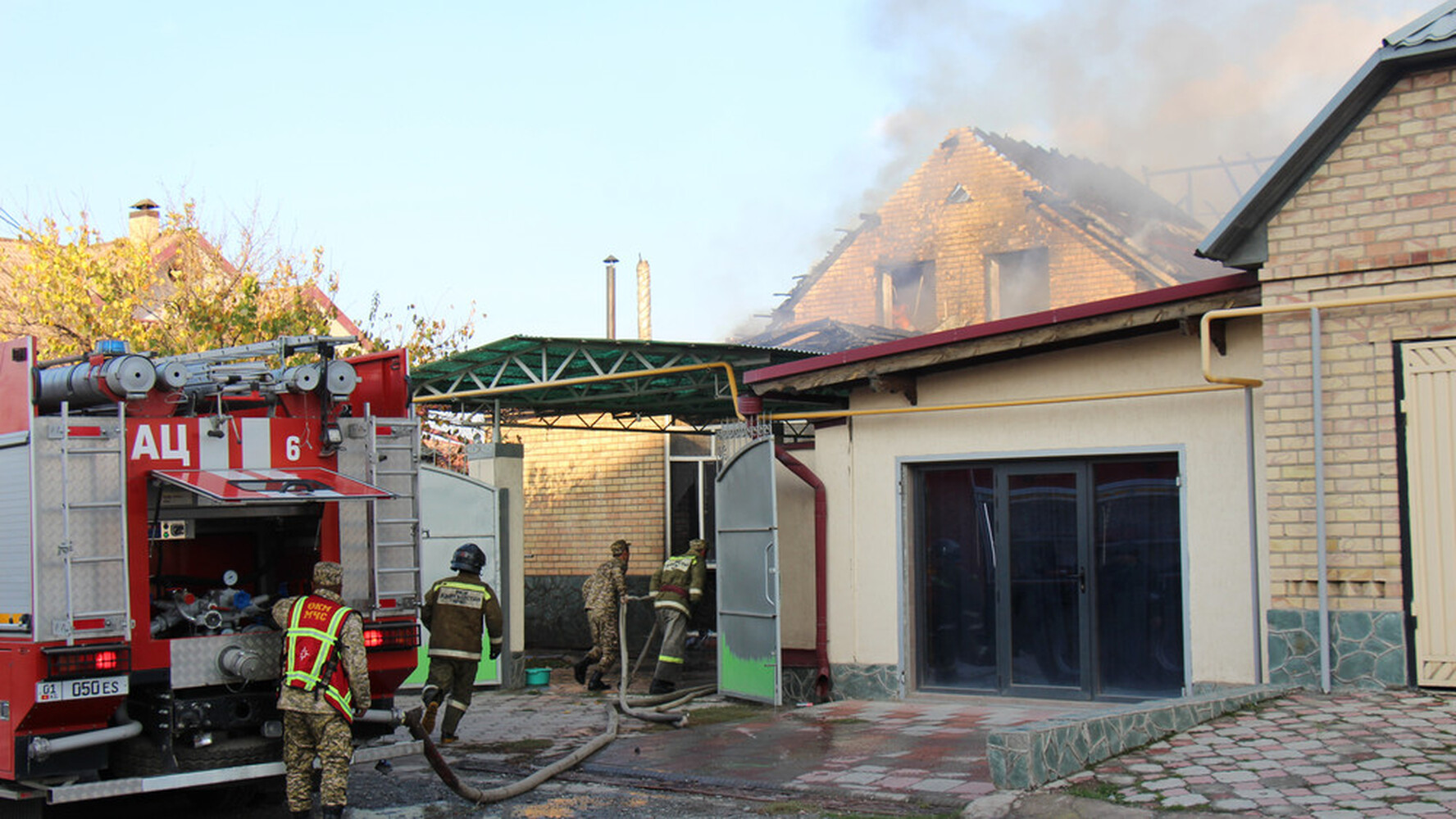 В Бишкеке сгорел дом экс-депутата Жогорку Кенеша Ыргал Кадыралиевой — Today.kg
