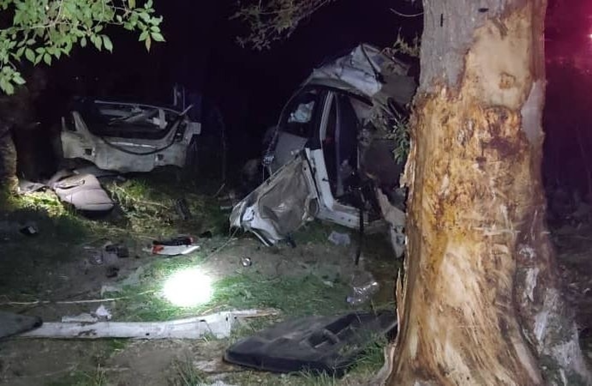Авто разорвало на две части. На Иссык-Куле в страшном ДТП погибли двое — Today.kg