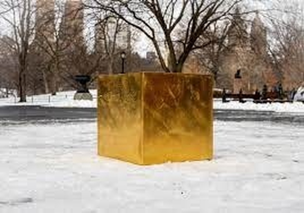 Куб из чистого золота установлен в Центральном парке Нью-Йорка — Today.kg