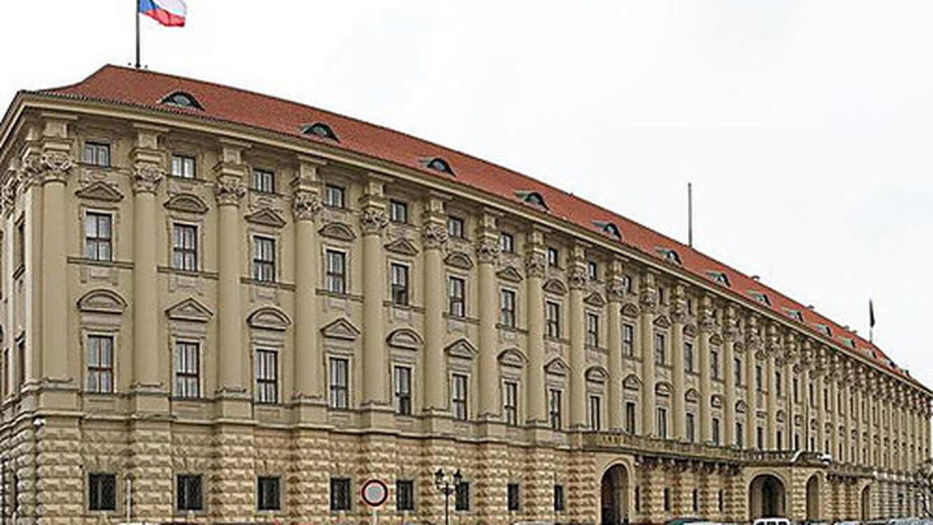 Чехия выслала 18 российских дипломатов — Today.kg