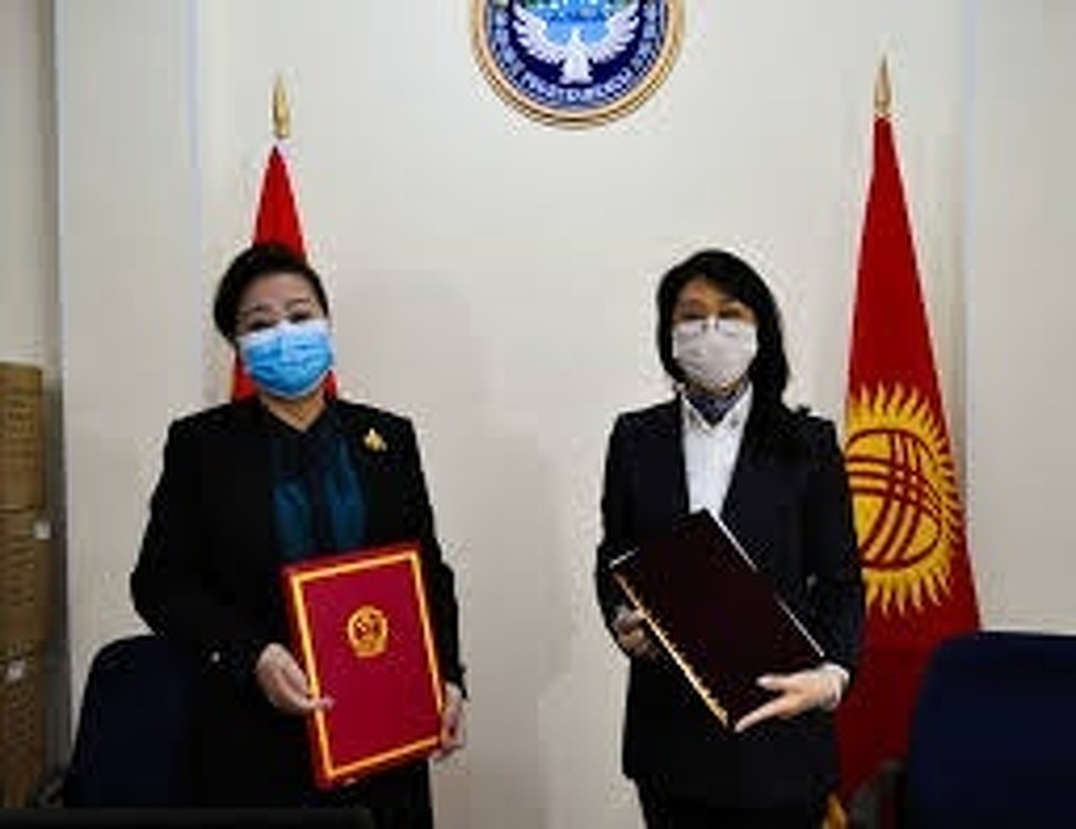 Посол КНР Ду Дэвэнь: Опыт китайских врачей поможет справиться с коронавирусом в КР — Today.kg