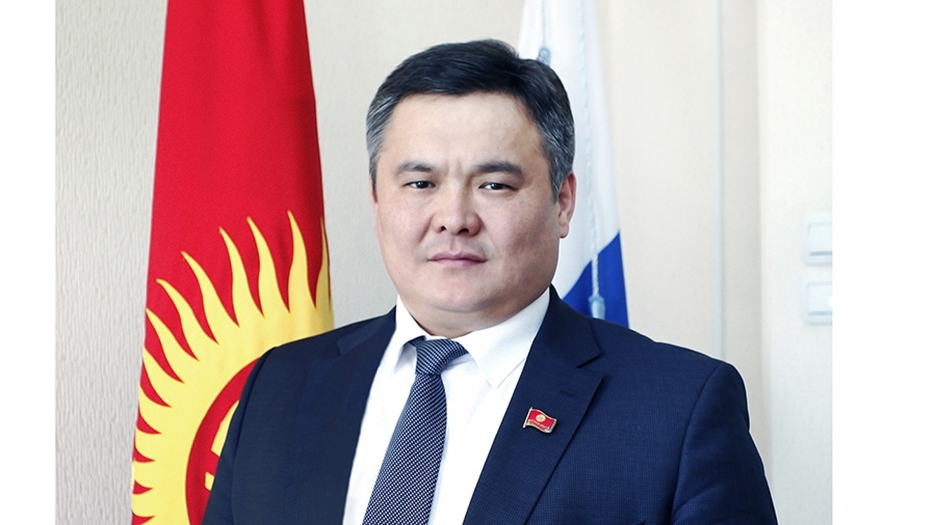 Депутат Марат Аманкулов требует строить в Бишкеке по одной школе в год — Today.kg