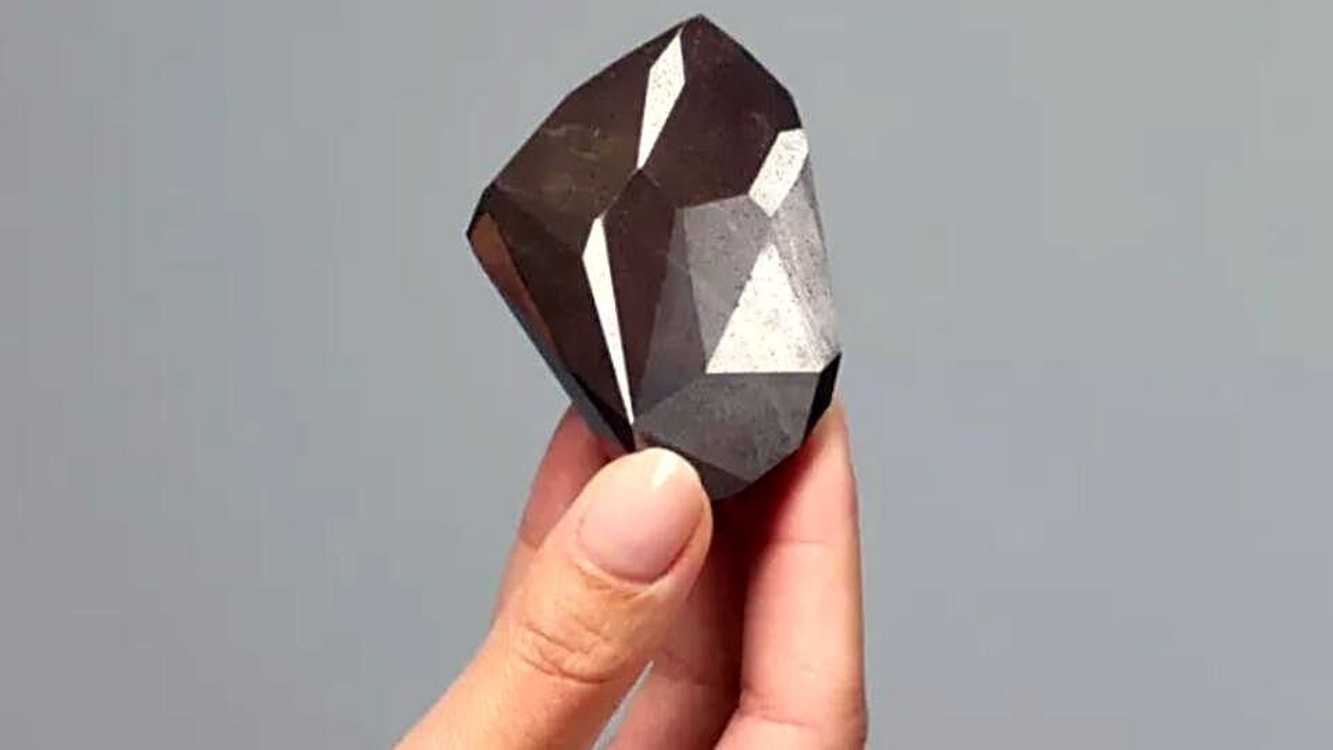 Черный алмаз выставлен на продажу за криптовалюту — Today.kg