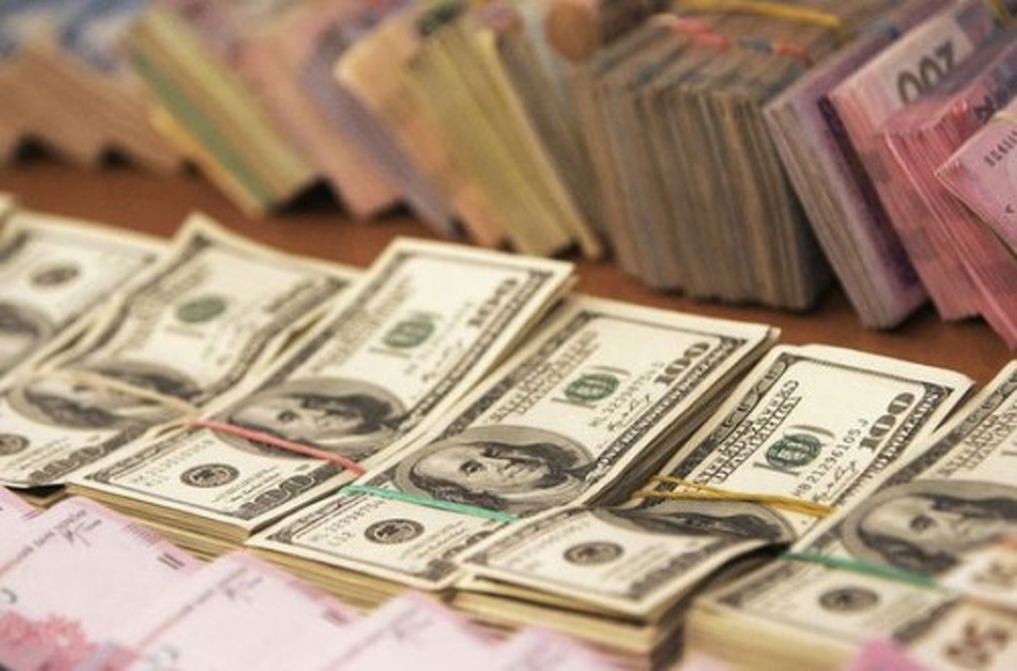 Курс валют в банках: Доллар с утра подорожал до 82 сомов — Today.kg