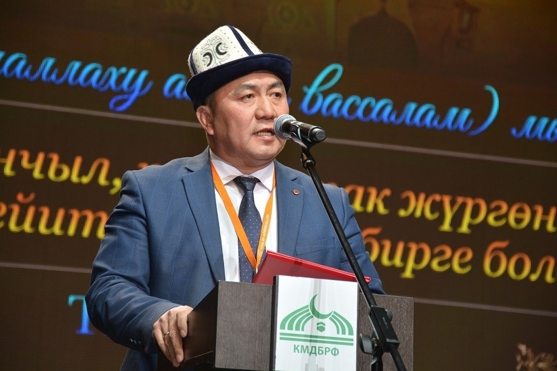 В Москве кыргызстанцы отпраздновали Мавлид. Зайырбек Эргешов зачитал доклад — Today.kg