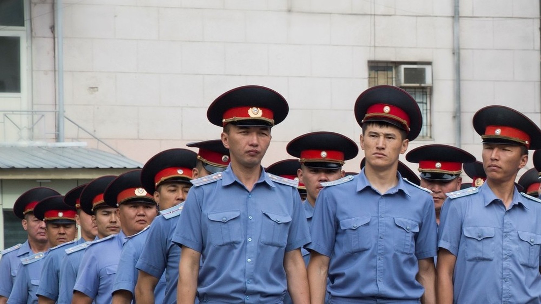 В Бишкеке более 600 милиционеров будут обеспечивать порядок во время выпускных — Today.kg