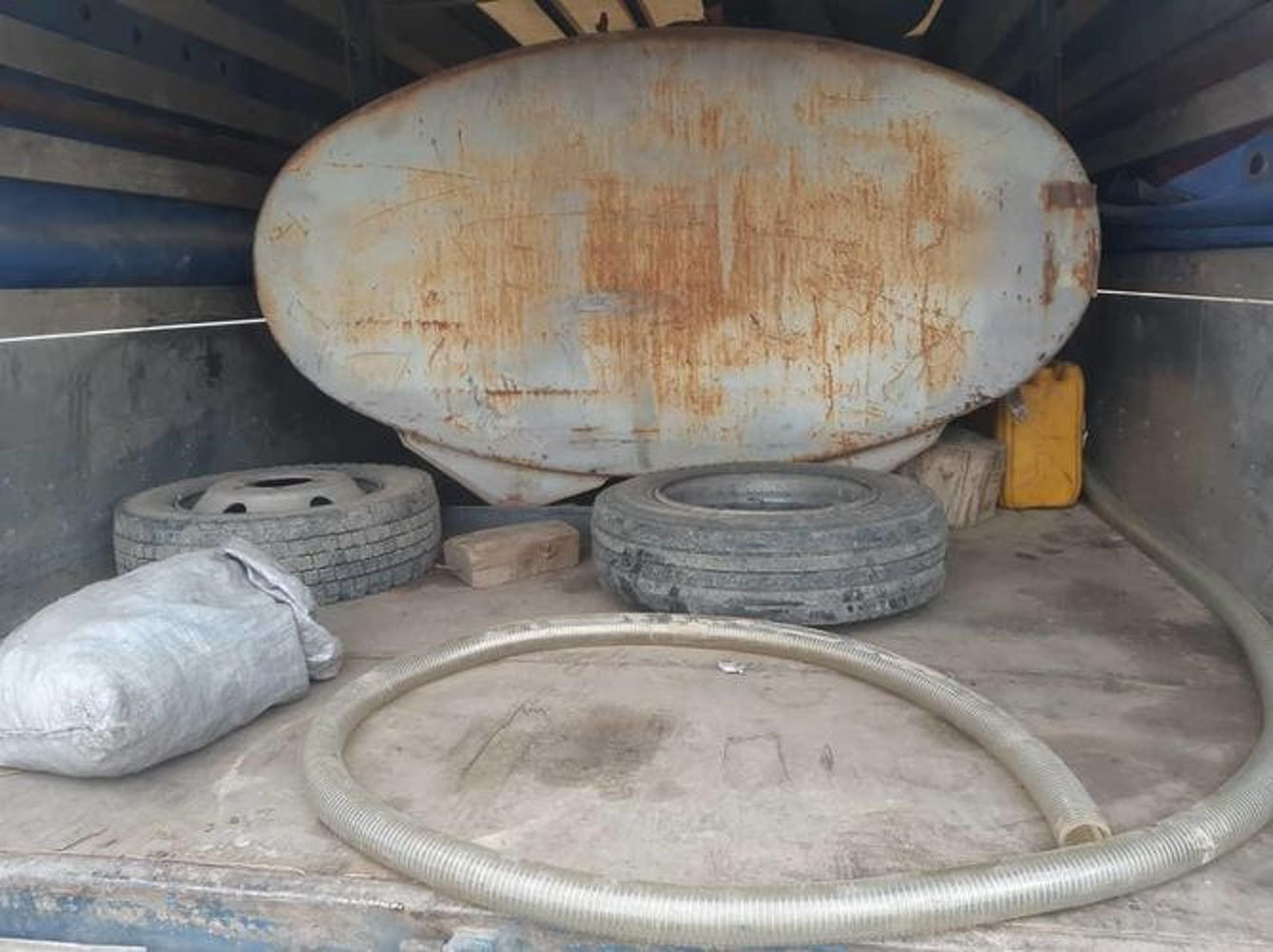 В Таласской области задержан очередной грузовик с контрабандным топливом — Today.kg