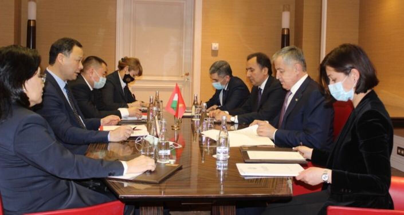 МИД обеспокоен многочисленными проверками документов кыргызстанцев в Таджикистане — Today.kg