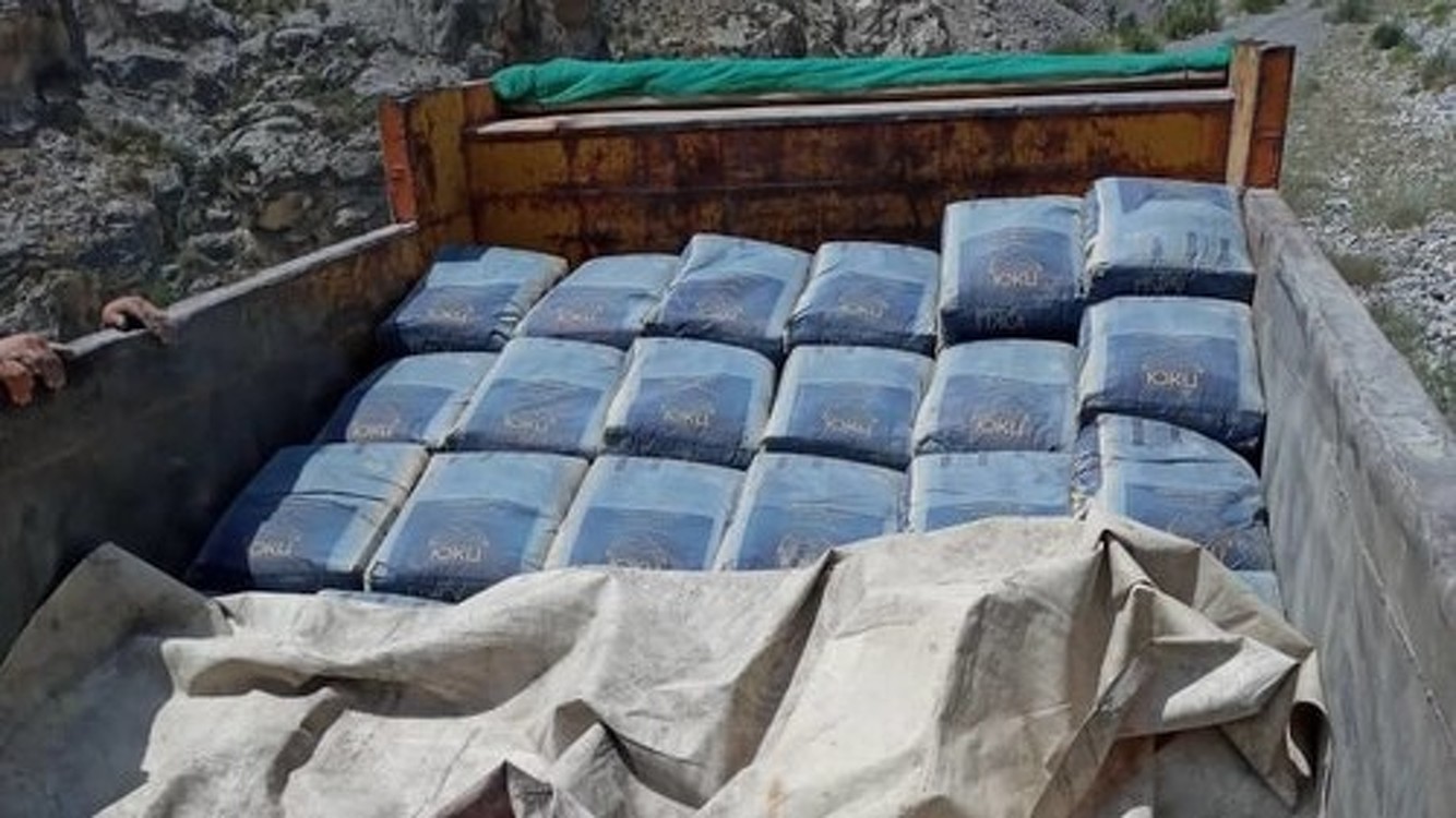Кыргызстанец пытался незаконно вывезти в Узбекистан 20 тонн цемента — Today.kg