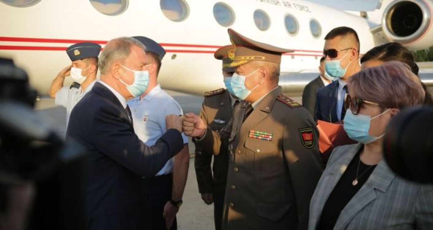 В Кыргызстан прибыла делегация во главе с министром обороны Турции — Today.kg