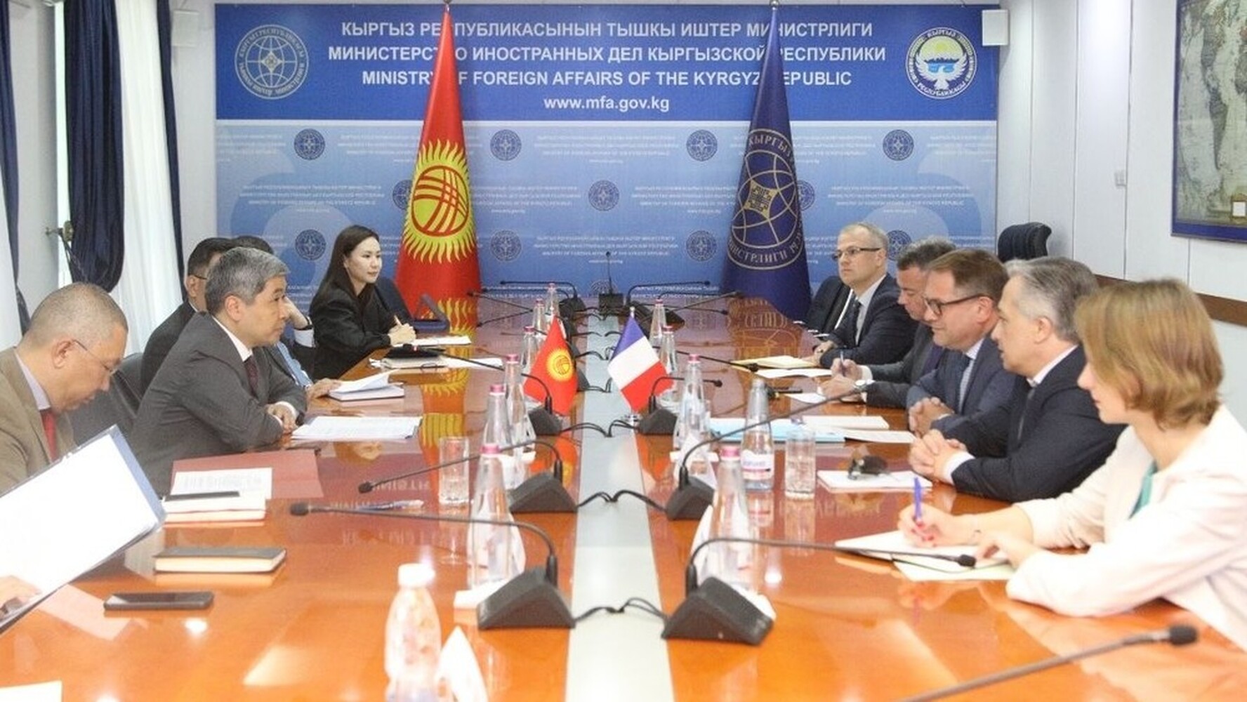 В Бишкеке состоялись кыргызско-французские политические консультации — Today.kg
