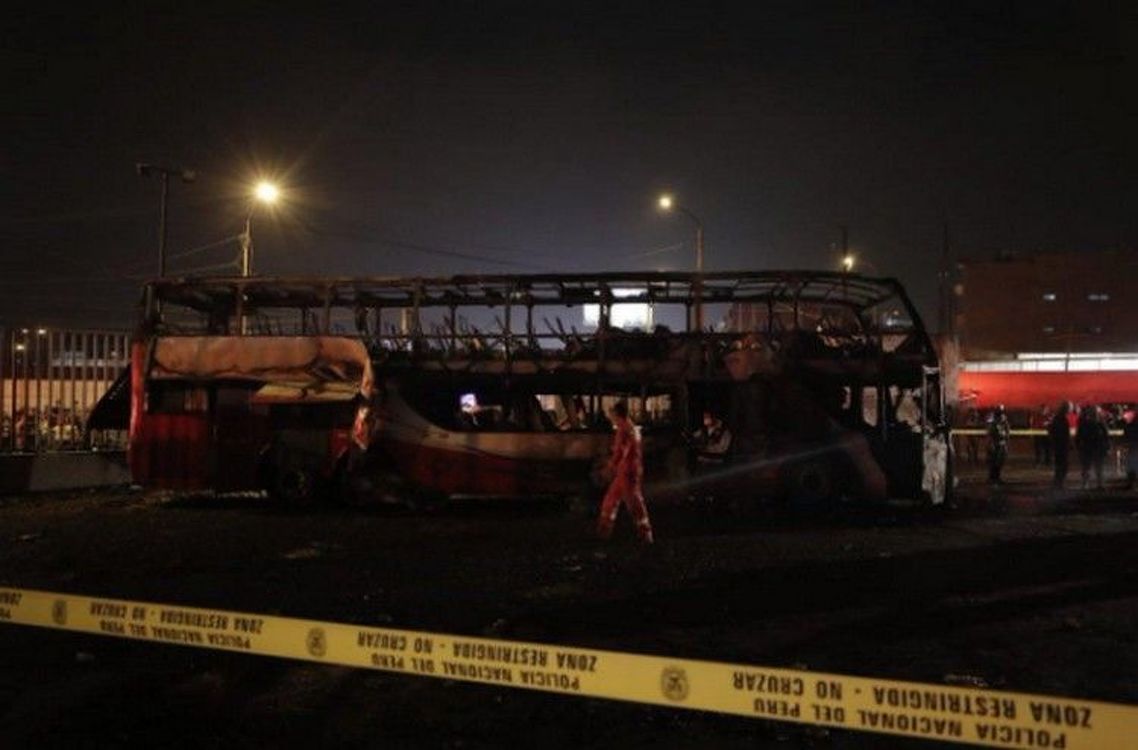В Перу 20 человек сгорели в пассажирском автобусе — Today.kg