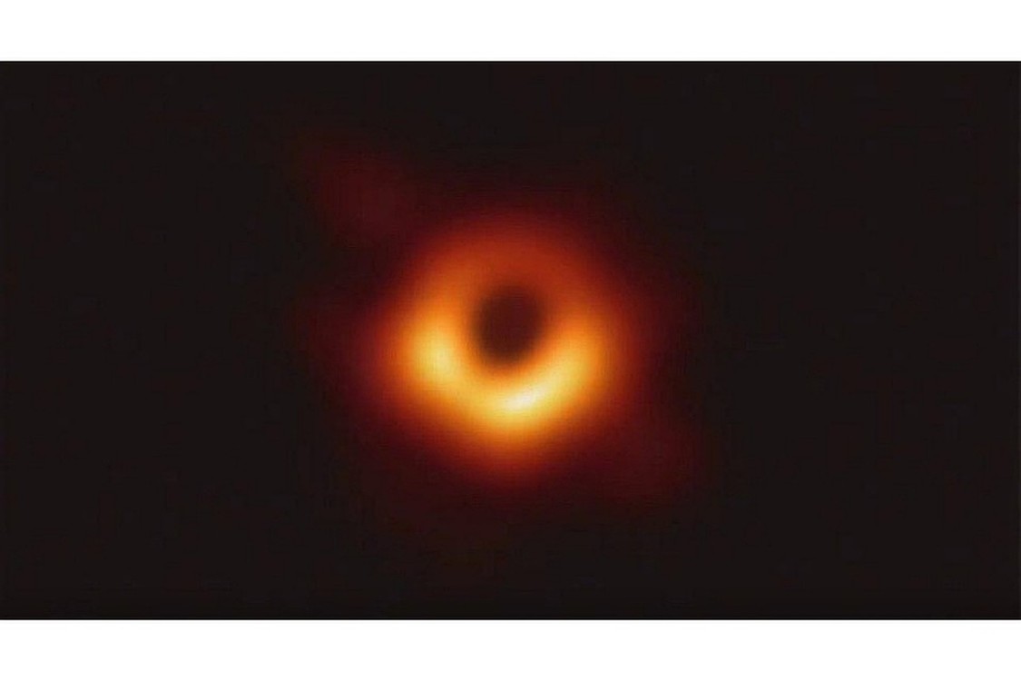 Сделано первое в истории фото черной дыры — Today.kg