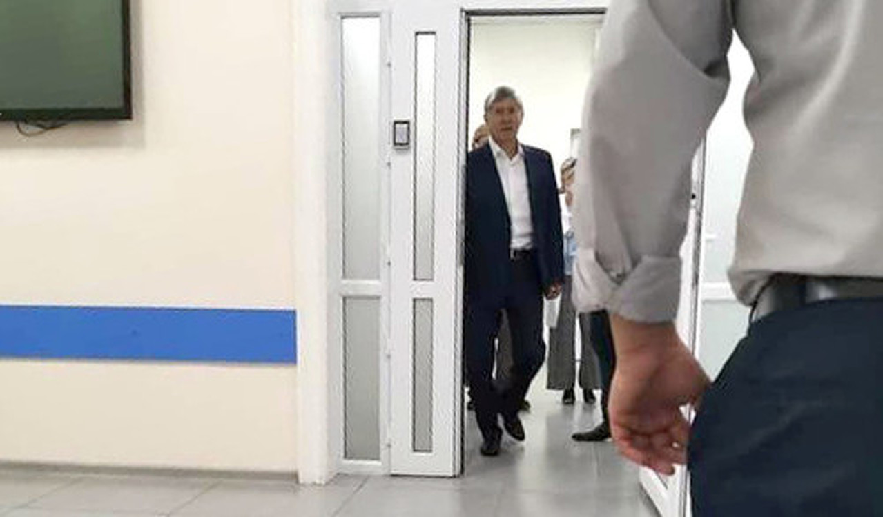 Дело Батукаева. Атамбаев доставлен в Бишкекский городской суд — Today.kg