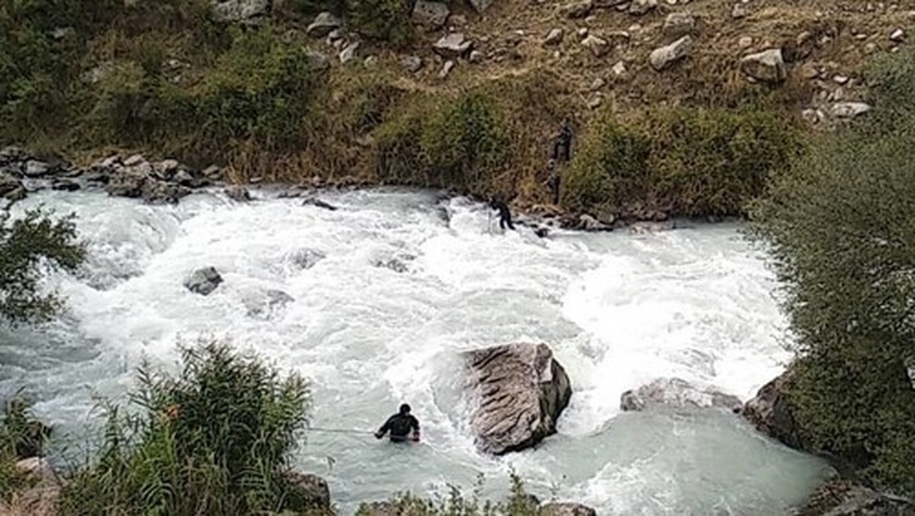 В Бишкеке мужчина упал в реку Аламедин — Today.kg