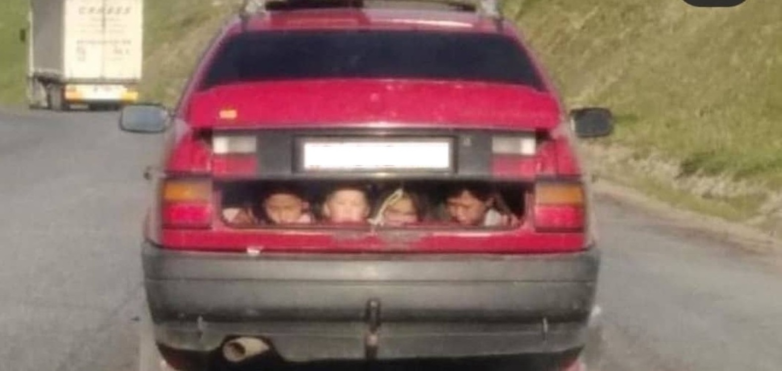 Талас: Милиция оштрафовала на 5 500 сомов мужчину, перевозившего детей в багажнике — Today.kg