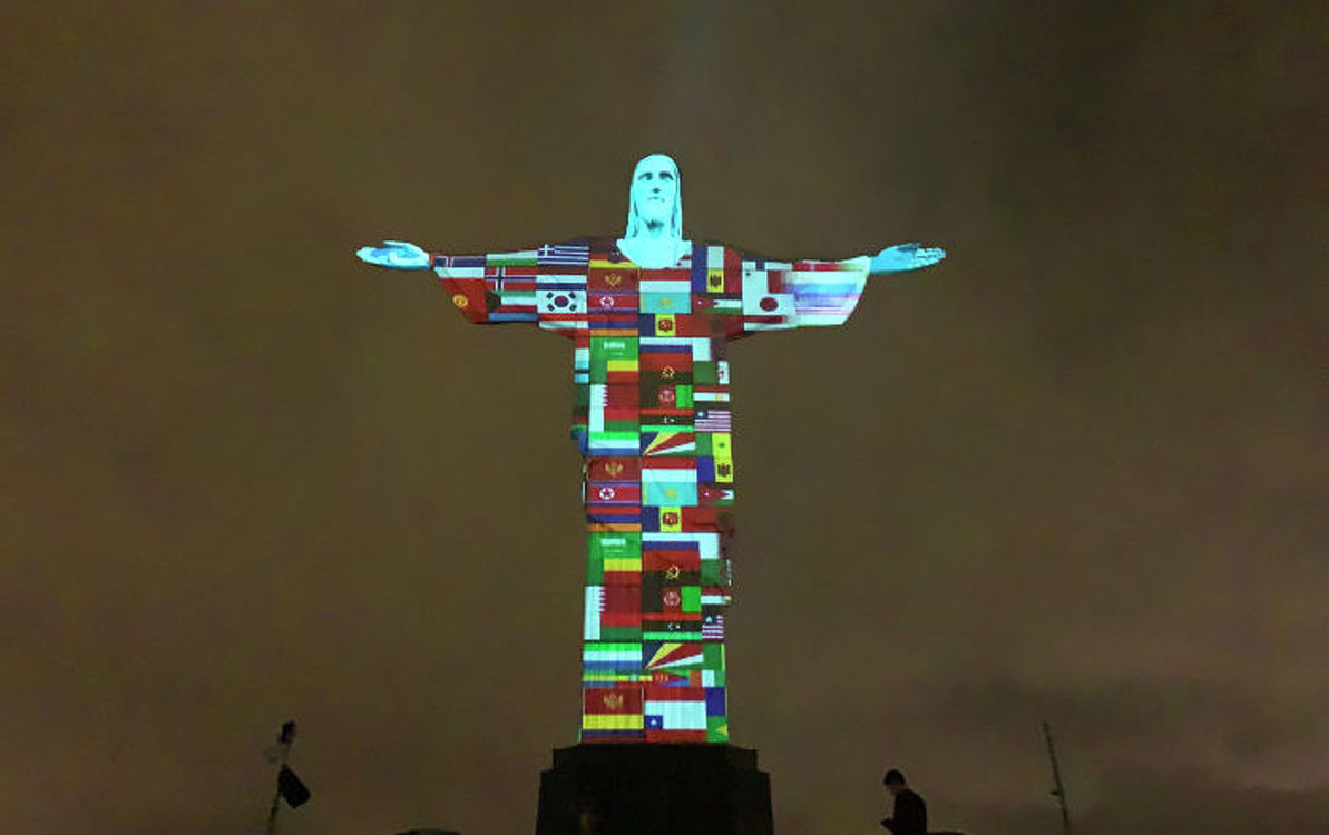 Флаг Кыргызстана засветился на знаменитой статуе Христа в Бразилии. Фото — Today.kg