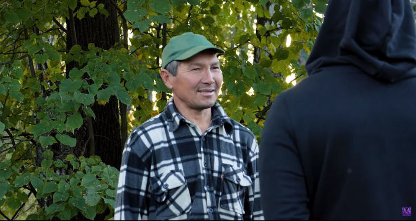 Жил в лесу под Москвой — блогер помог кыргызстанцу вернуться на родину — Today.kg