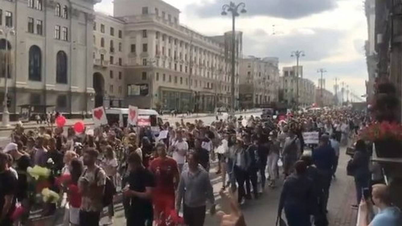 Протесты в Беларуси: демонстранты собираются у Дома правительства в Минске — Today.kg