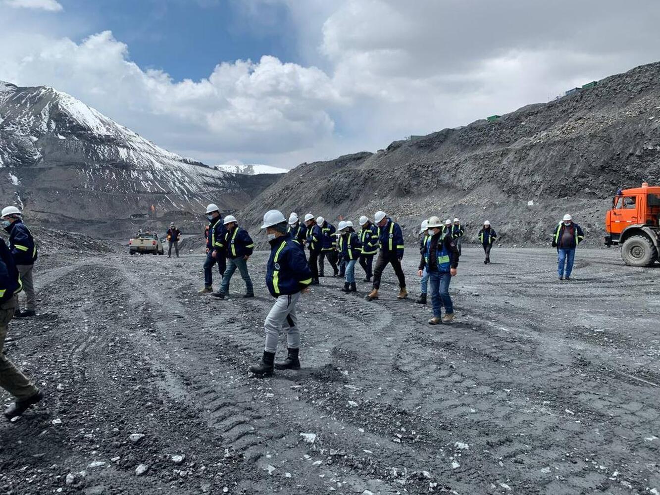 Послы иностранных государств и представители международных организаций посетили рудник «Кумтор» — Today.kg