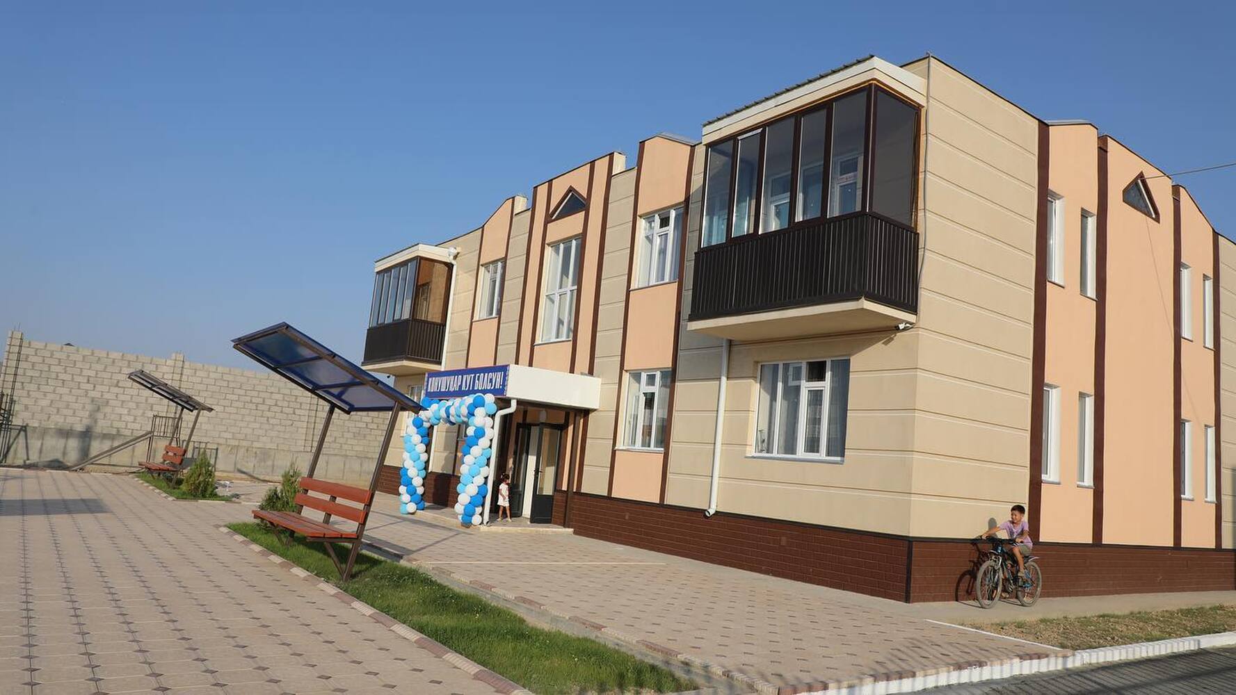Работники военной прокуратуры Баткена получили квартиры и здание — Today.kg