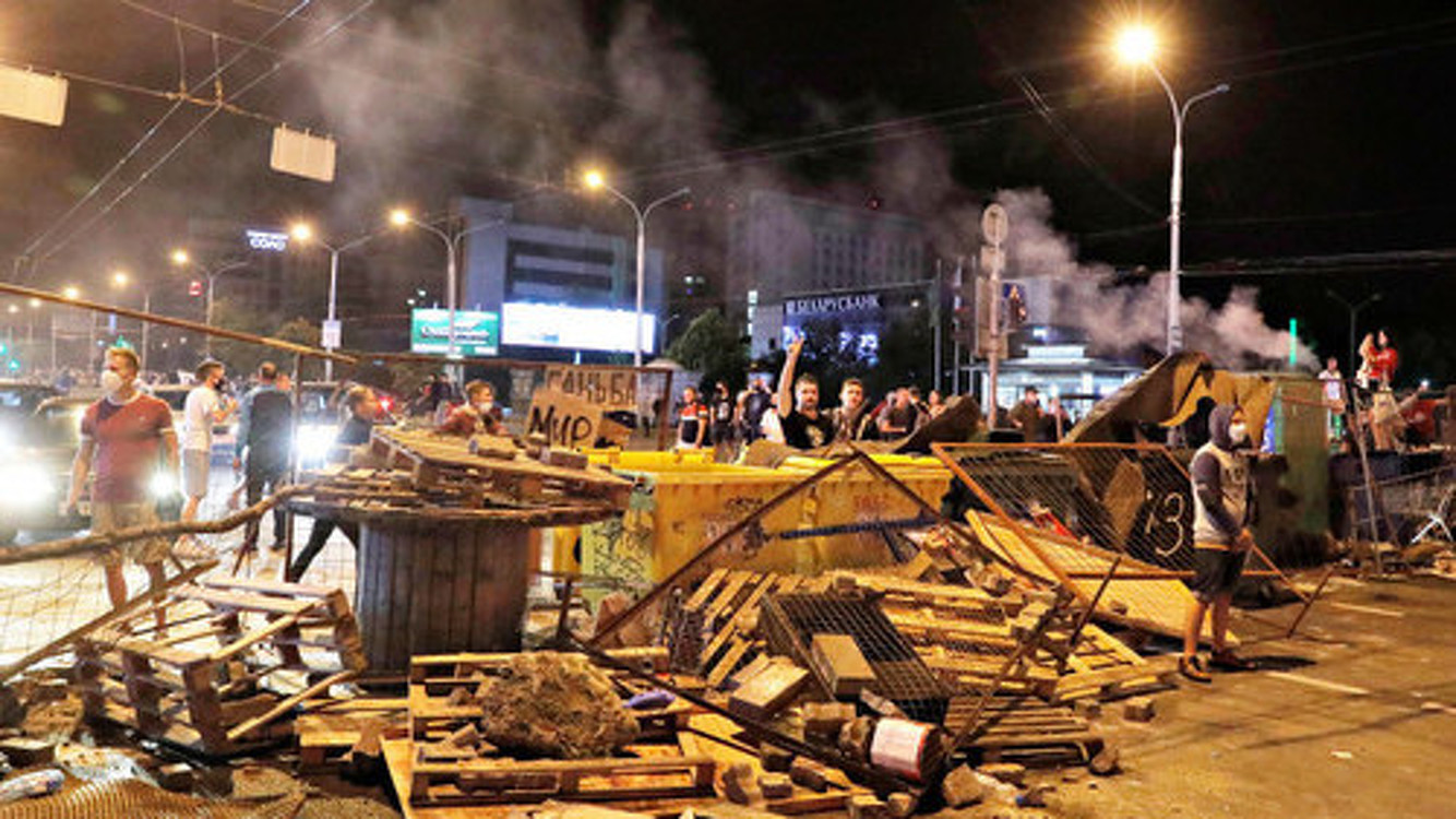 В нескольких городах Беларуси прошла вторая ночь массовых беспорядков. Видео, фото — Today.kg