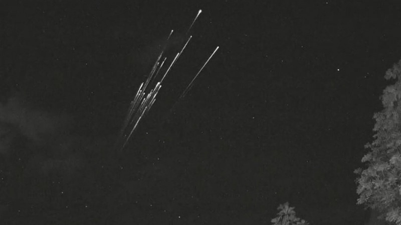 Падающие спутники Илона Маска попали на видео — Today.kg