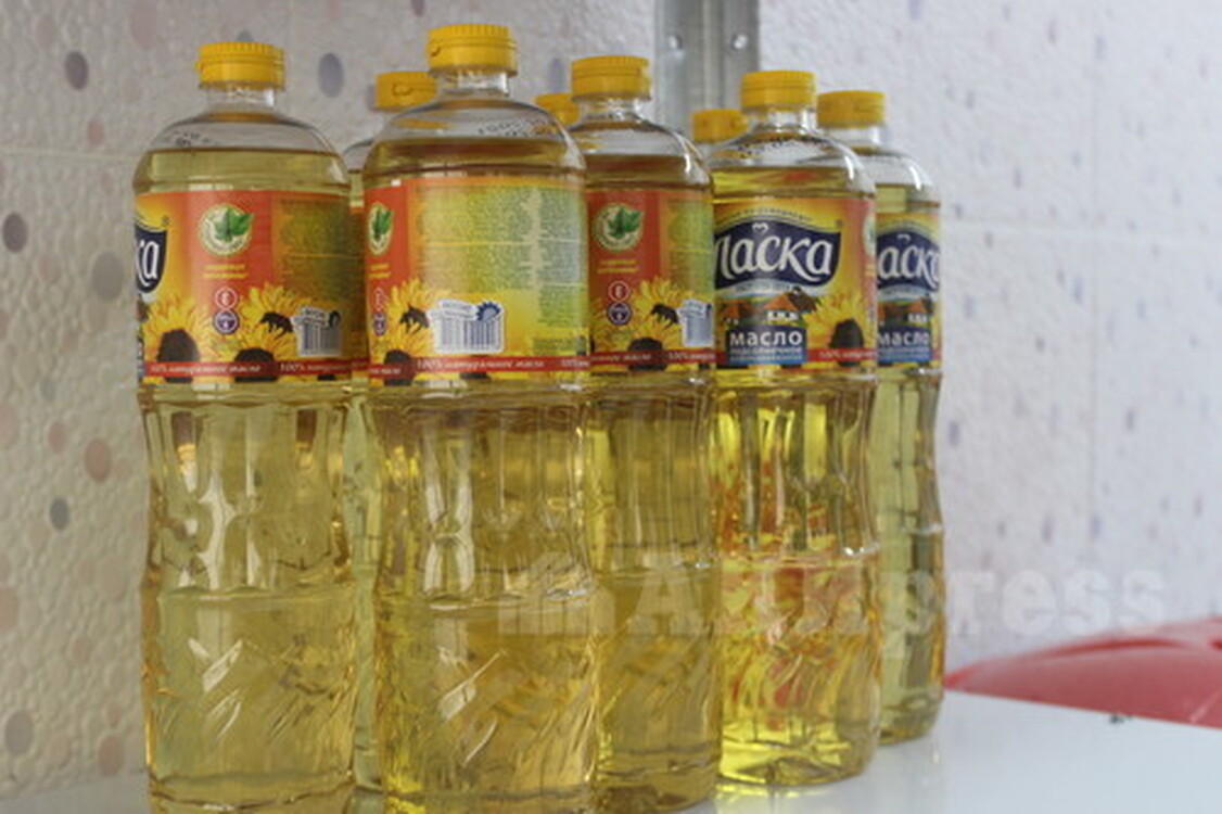 В Бишкеке за неделю цены на растительное масло подорожали на 5-7 сомов, на сахар — на 2 сома — Today.kg