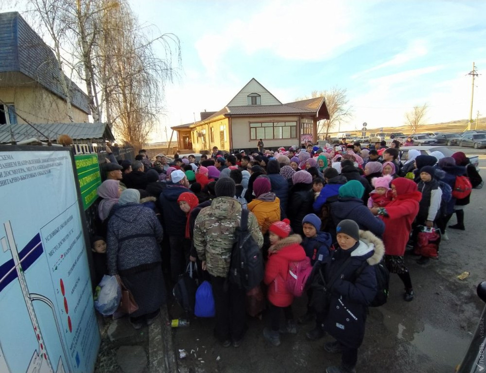 Тысячи дунган из Казахстана пытаются попасть в Кыргызстан — Today.kg
