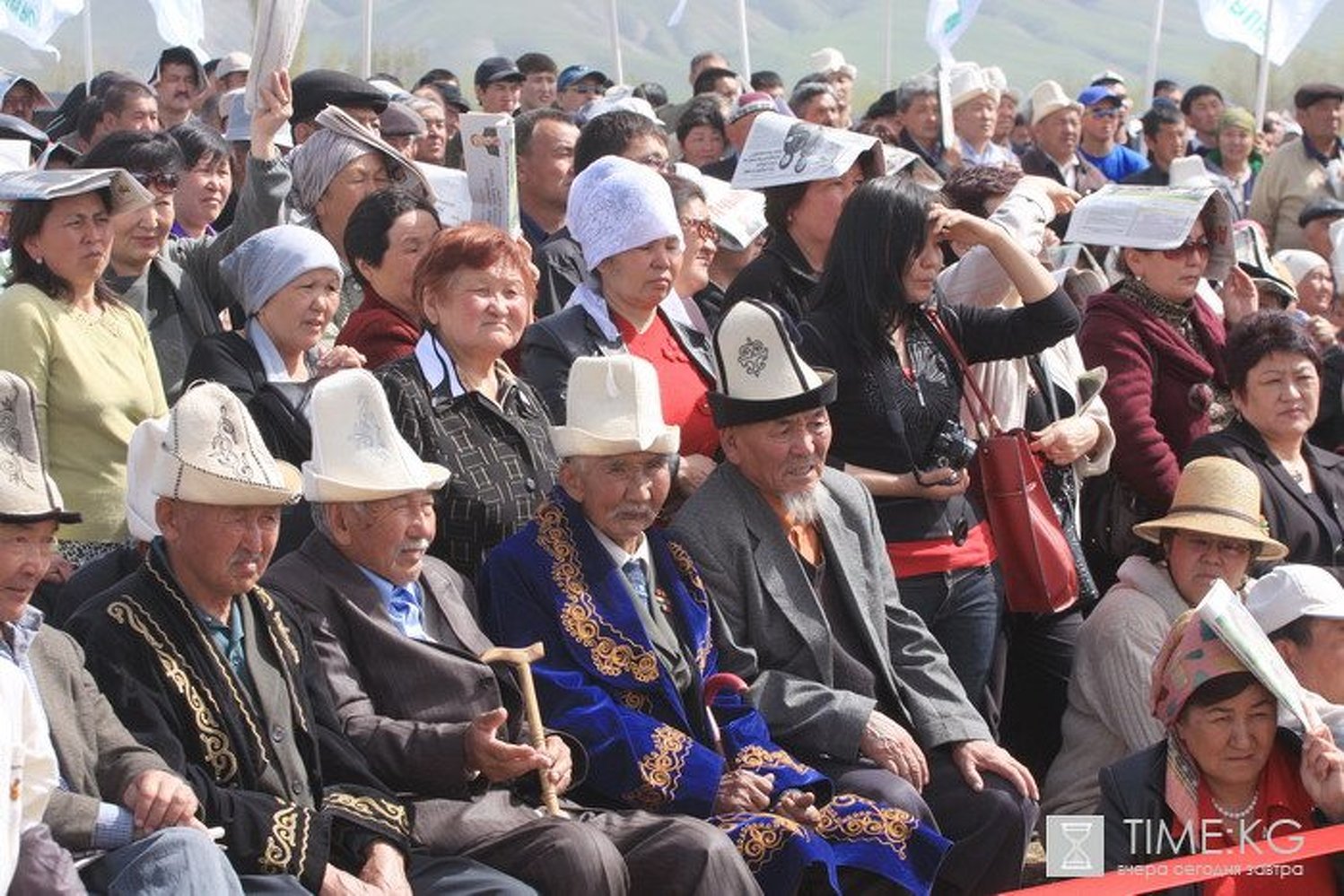В Кыргызстане разработали закон, который регламентирует работу курултаев — Today.kg