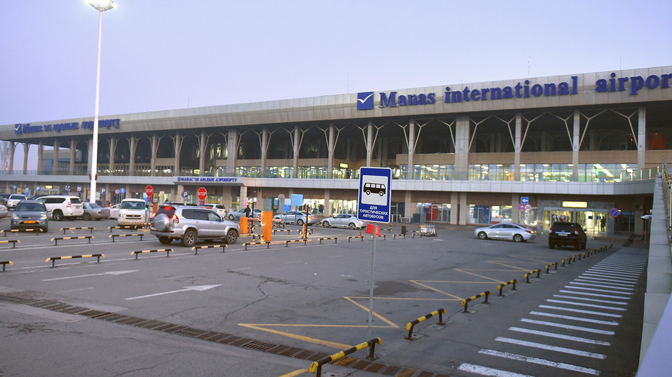 Аэропорты «Манас» и «Ош» ограничили вход для встречающих и провожающих — Today.kg