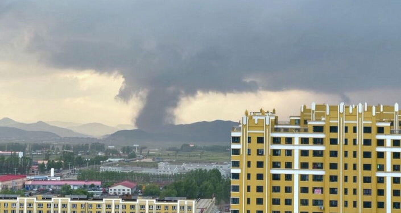 Кадры разрушительных торнадо в Китае появились в соцсетях, есть погибшие — Today.kg
