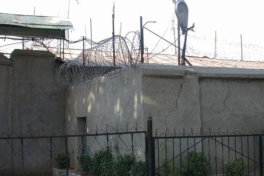 Коронавирус в Кыргызстане. Отпустить заключенных из тюрем предлагает юрист — Today.kg