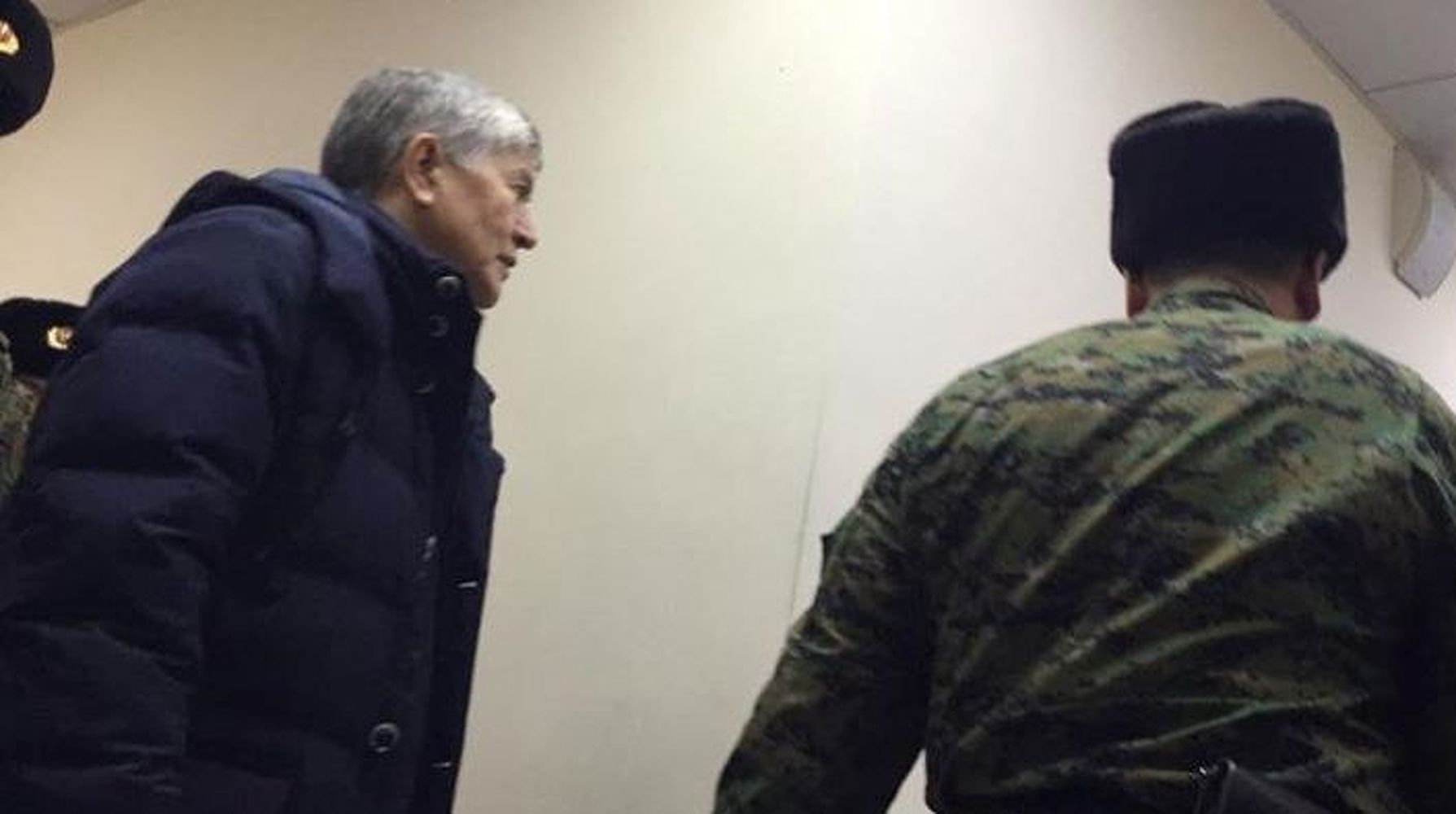 Семья не ожидала, что Атамбаева привезут в суд, — сын бывшего президента — Today.kg