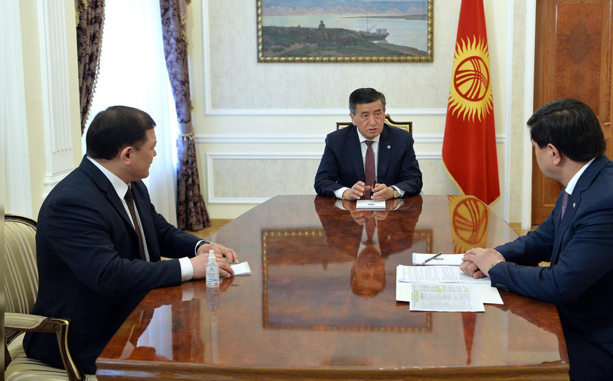 Президент Жээнбеков встретился со спикером Джумабековым и премьером Абылгазиевым — Today.kg