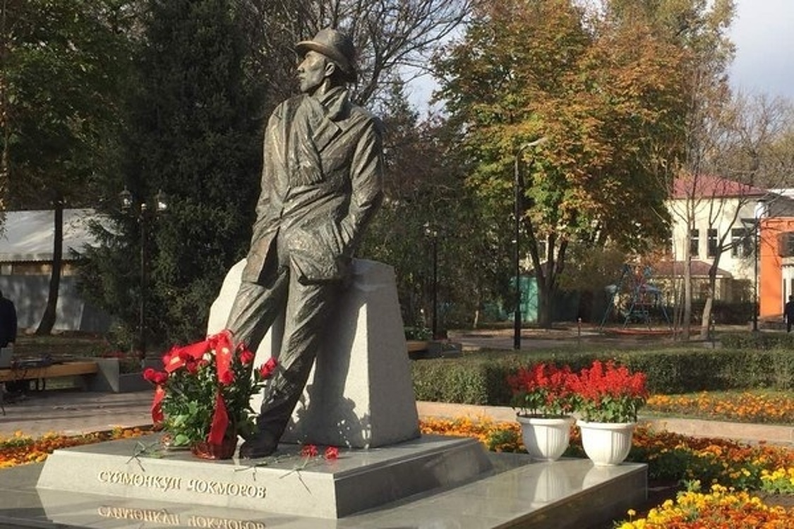 Памятник Суйменкулу Чокморову в центре Бишкека заменят — Today.kg