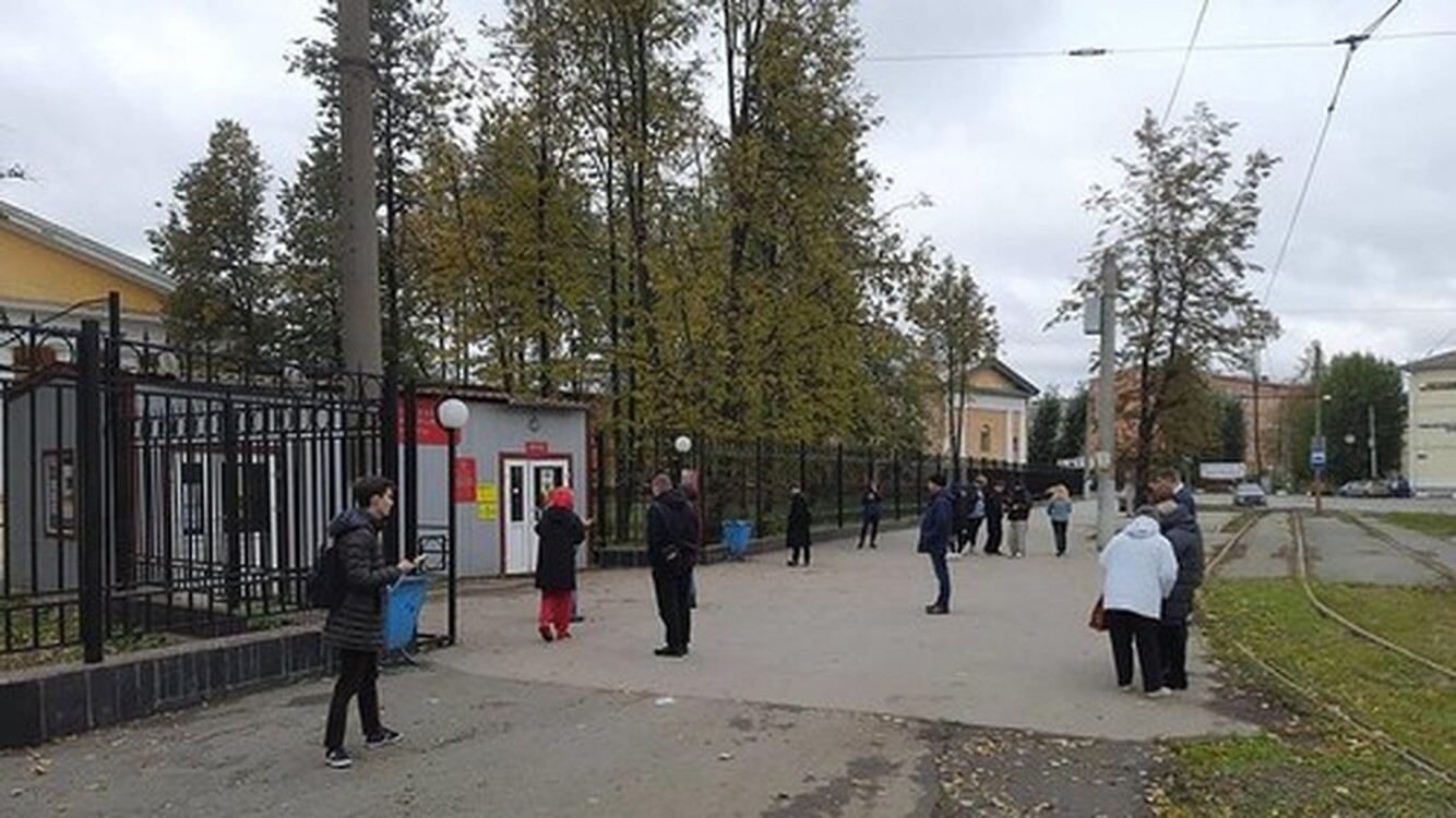 Восемь человек погибли в результате стрельбы в университете в Перми — Today.kg