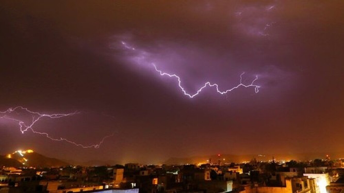 В Индии от удара молнии погибли 11 человек, делающих селфи — Today.kg