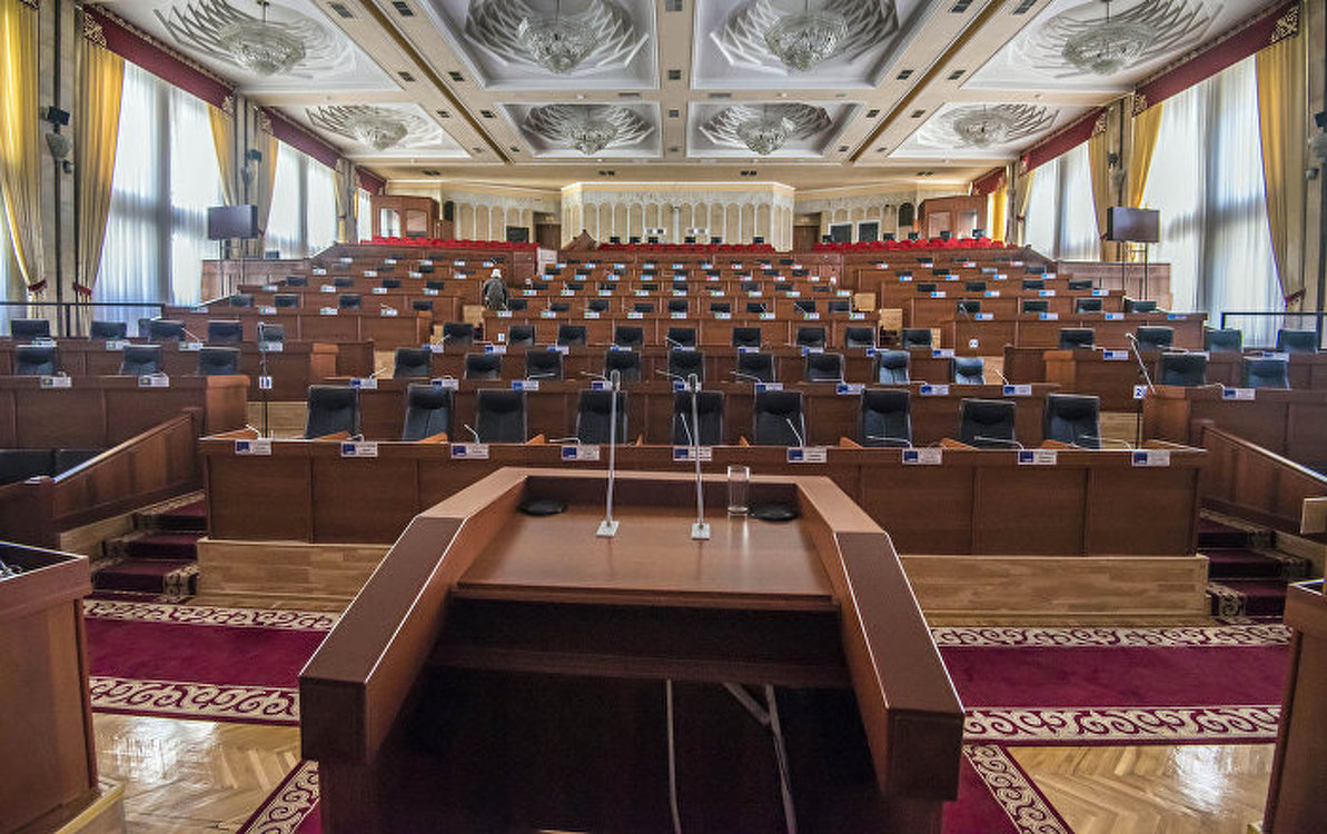 Депутаты Жогорку Кенеша  не будут заседать неделю — Today.kg
