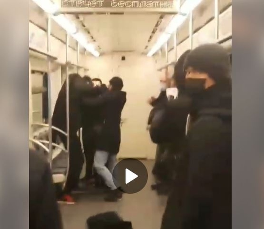 В московском метро произошла массовая драка приезжих (видео) — Today.kg